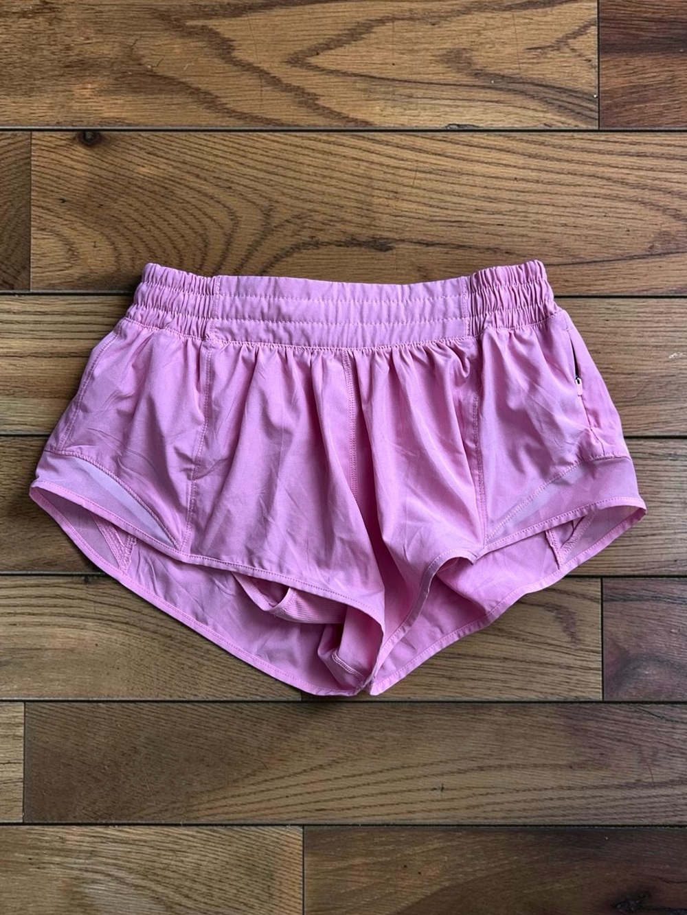 Amazon Essentials Women’s Pink 2.5” Athletic Running Shorts Size M